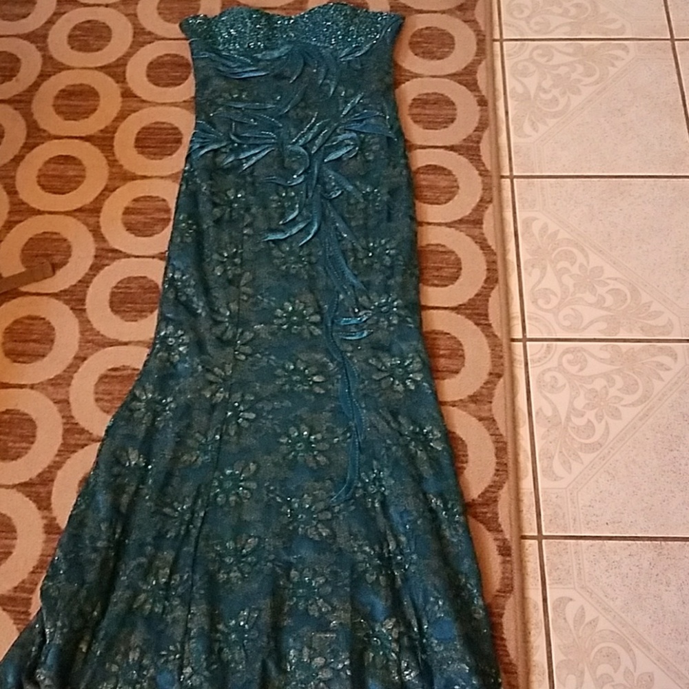 Elegant dress